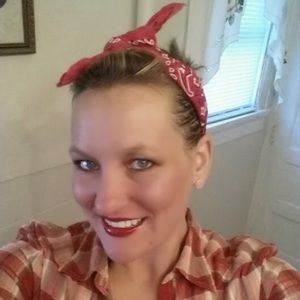 Meet your Posher, Chrissy